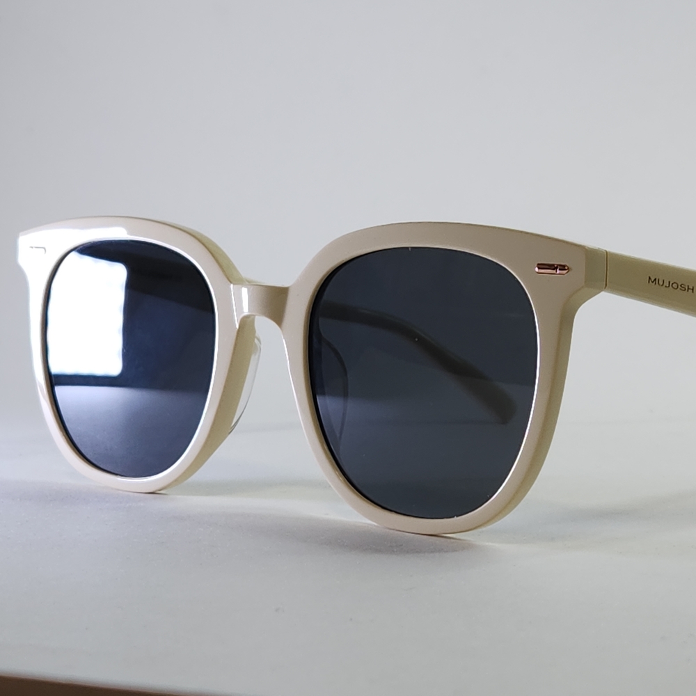 Mujosh Women Polirized Sunglasses, Cream And Black Lenses